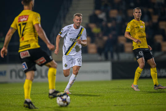 s Sebastian Larsson