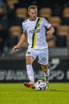 s Sebastian Larsson