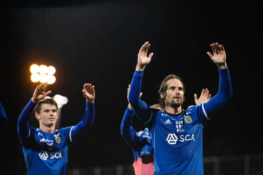 Sundsvalls Linus Hallenius jublar