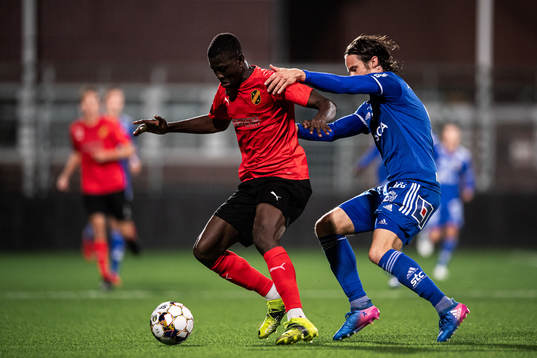 Vasalunds Ibrahim Doumbia och Sundsvalls Linus Hallenius