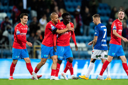 Helsingborgs Benjamin Acquah jublar med lagkamrater