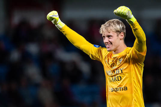 Trelleborgs målvakt Kasper Thiesson Kristensen jublar