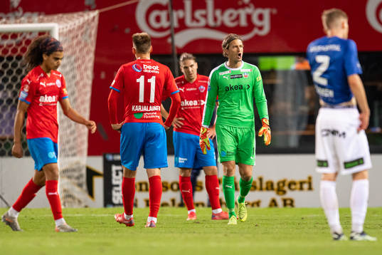 Helsingborgs målvakt Anders Lindegaard deppar