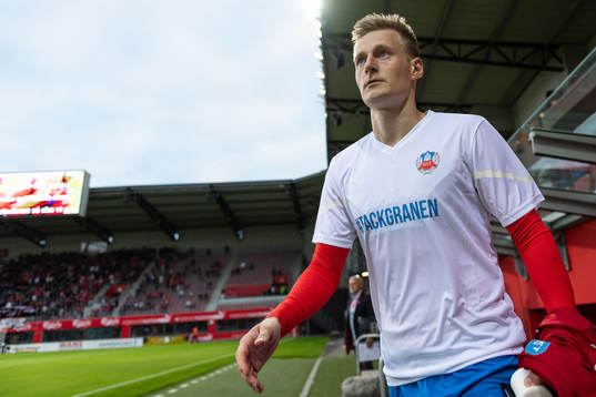 Helsingborgs Rasmus Karjalainen med en #tackgranen-tröja