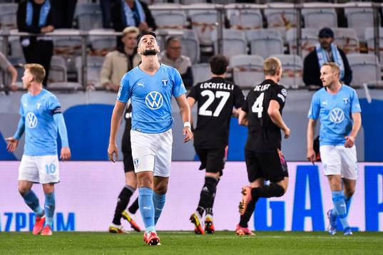 Antonio Colak of Malmö FF looks dejected