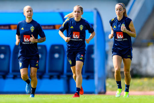 Filippa Curmark, Elin Rubensson and Kosovare Asllani of the