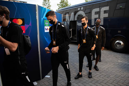 Adi Nalic and goalkeeper Ismael Diawara of Malmö FF arrive