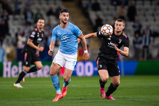 Antonio Colak of Malmö FF and Matthijs De Ligt of Juventus