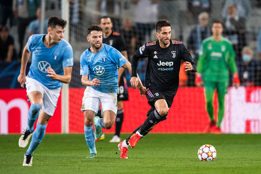 Erdal Rakip of Malmö FF and Rodrigo Bentancur of Juventus