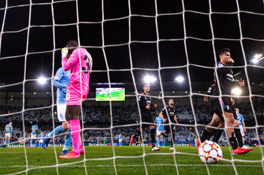 goalkeeper Ismael Diawara and Lasse Nielsen of Malmö FF