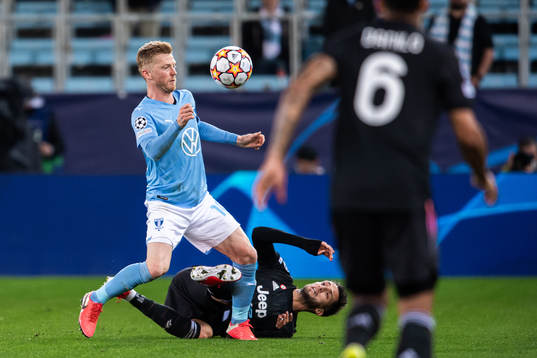 Anders Christiansen of Malmö FF and Rodrigo Bentancur of