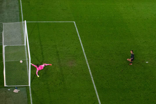 Paulo Dybala of Juventus scores a penalty 0-2 against