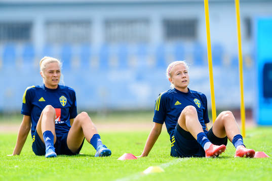 Fridolina Rolfö and Hanna Glas of the Swedish women's