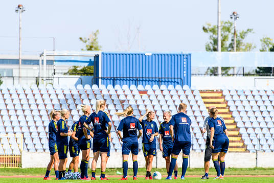 Players of the Swedish women's national football team gather