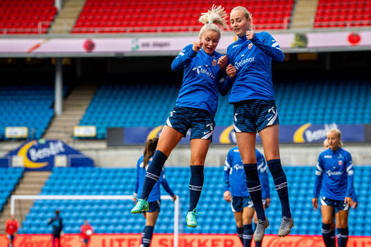 Anna Jøsendal and Emilie Bragstad of the Norwegian women's
