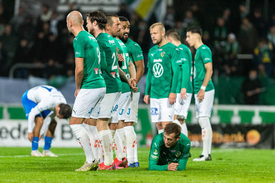 Jönköpings Jesper Svensson ligger på marken
