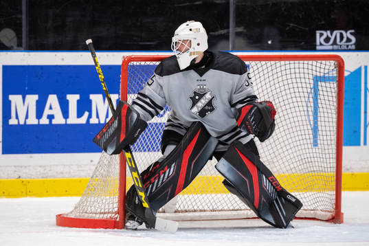 s målvakt Pavel Khomchenko