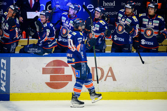 Växjös Richard Gynge jublar