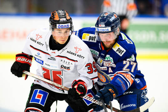 Örebros Joel Mustonen och Växjös Martin Lundberg