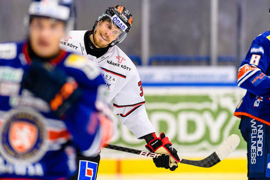 Örebros Emil Larsson deppar