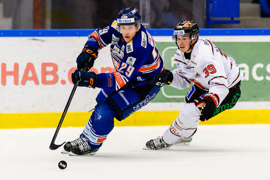 Växjös Pontus Holmberg och Örebros Joel Mustonen