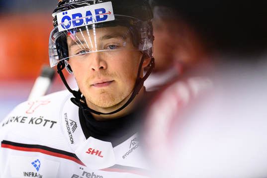 Örebros Joel Mustonen jublar