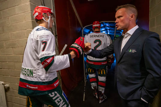 Frölundas Simon Edvinsson  och tränare Roger Rönnberg