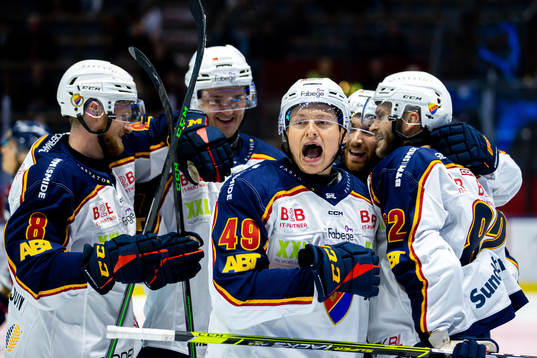 Djurgårdens Rhett Rakhshani jublar