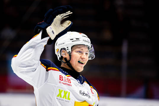 Djurgårdens Rhett Rakhshani jublar