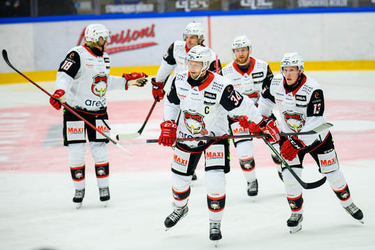 Malmö Redhawks Carl Söderberg jublar
