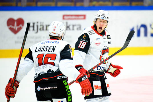 Malmö Redhawks Marcus Sylvegård jublar