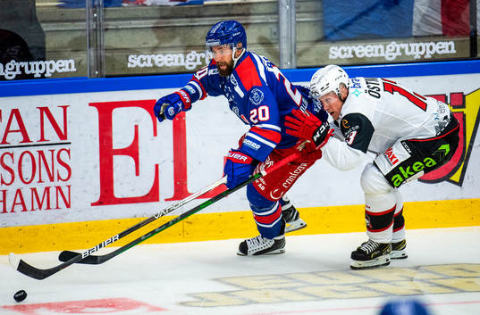 Oskarshamns Hynek Zohorna och Malmö Redhawks Kalle Östman