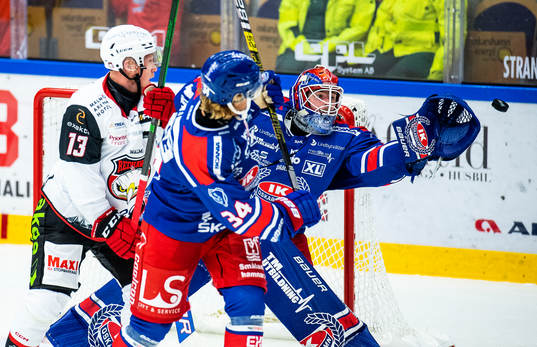 Oskarshamns målvakt Tim Juel och Philip Samuelsson samt