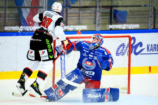 Malmö Redhawks Lance Bouma och Oskarshamns målvakt Tim