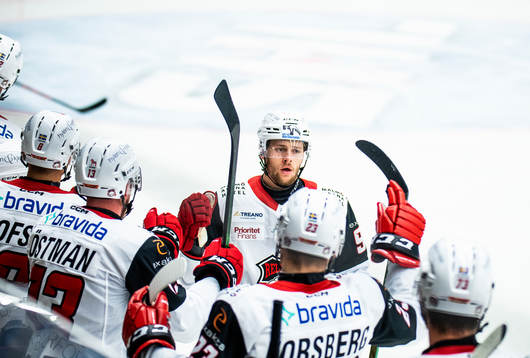 Malmö Redhawks Carl Persson jublar