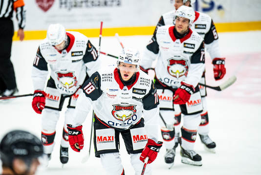 Malmö Redhawks Marcus Sylvegård jublar