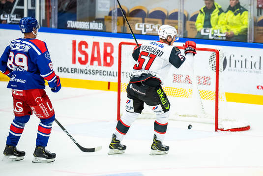 Malmö Redhawks Emil Sylvegård jublar