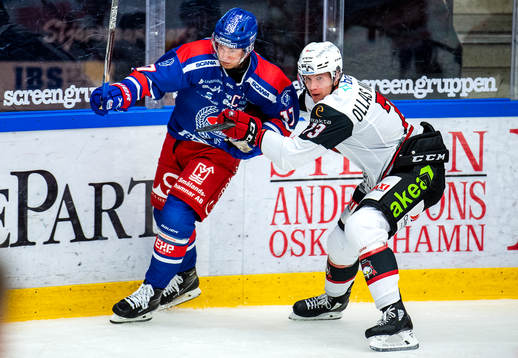 Oskarshamns Jonas Engström och Malmö Redhawks Adam Ollas