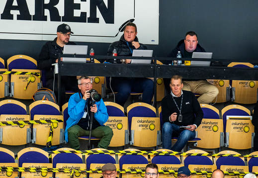 Pressläktaren med journalisterna Christian Gustafsson och