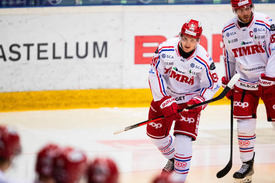 Timrås Sebastian Hartmann jublar