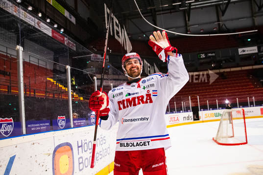 Timrås Albin Lundin jublar