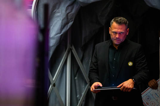 Brynäs assisterande tränare Mikael Holmqvist
