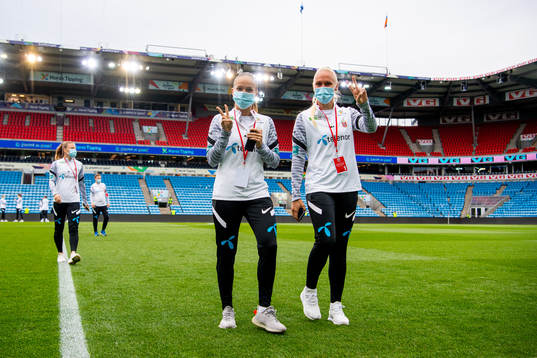 Guro Reiten and Maria Thorisdottir of Norway