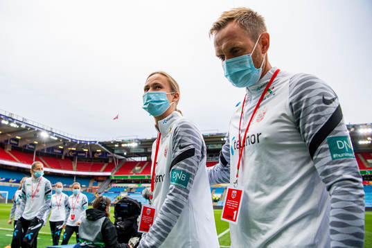 Caroline Graham Hansen and Martin Sjögren, head coach of