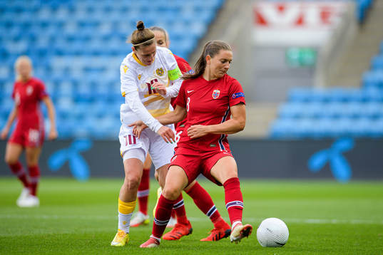 Olga Osipyan of Armenia and Vilde Bøe Risa of Norway