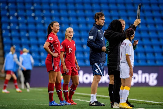 Ingrid Syrstad Engen and Amalie Vevle Eikeland of Norway