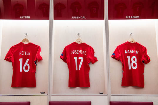 The kits of Guro Reiten, Anna Jøsendal and Frida Maanum of