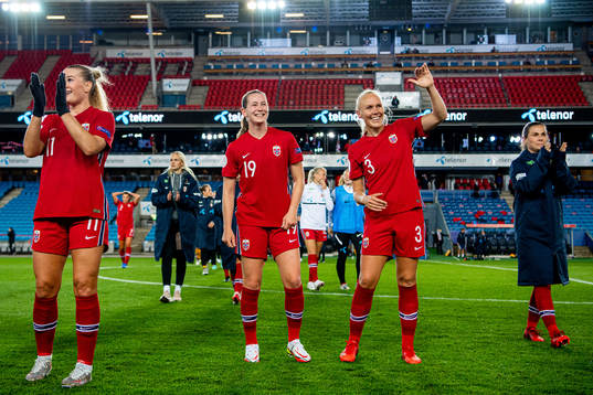 Elisabeth Terland and Maria Thorisdottir of Norway celebrate
