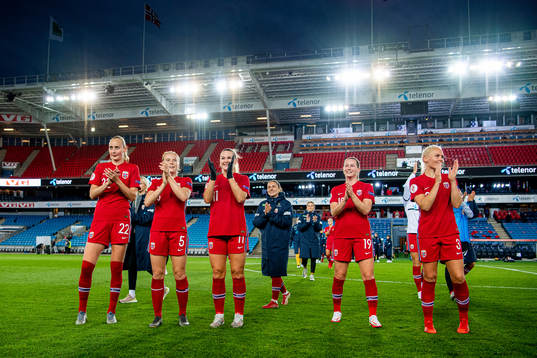 Emilie Bragstad, Julie Blakstad, Lisa-Marie Karlseng