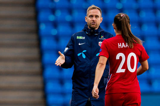 Martin Sjögren, head coach of Norway, and Emilie Bosshard